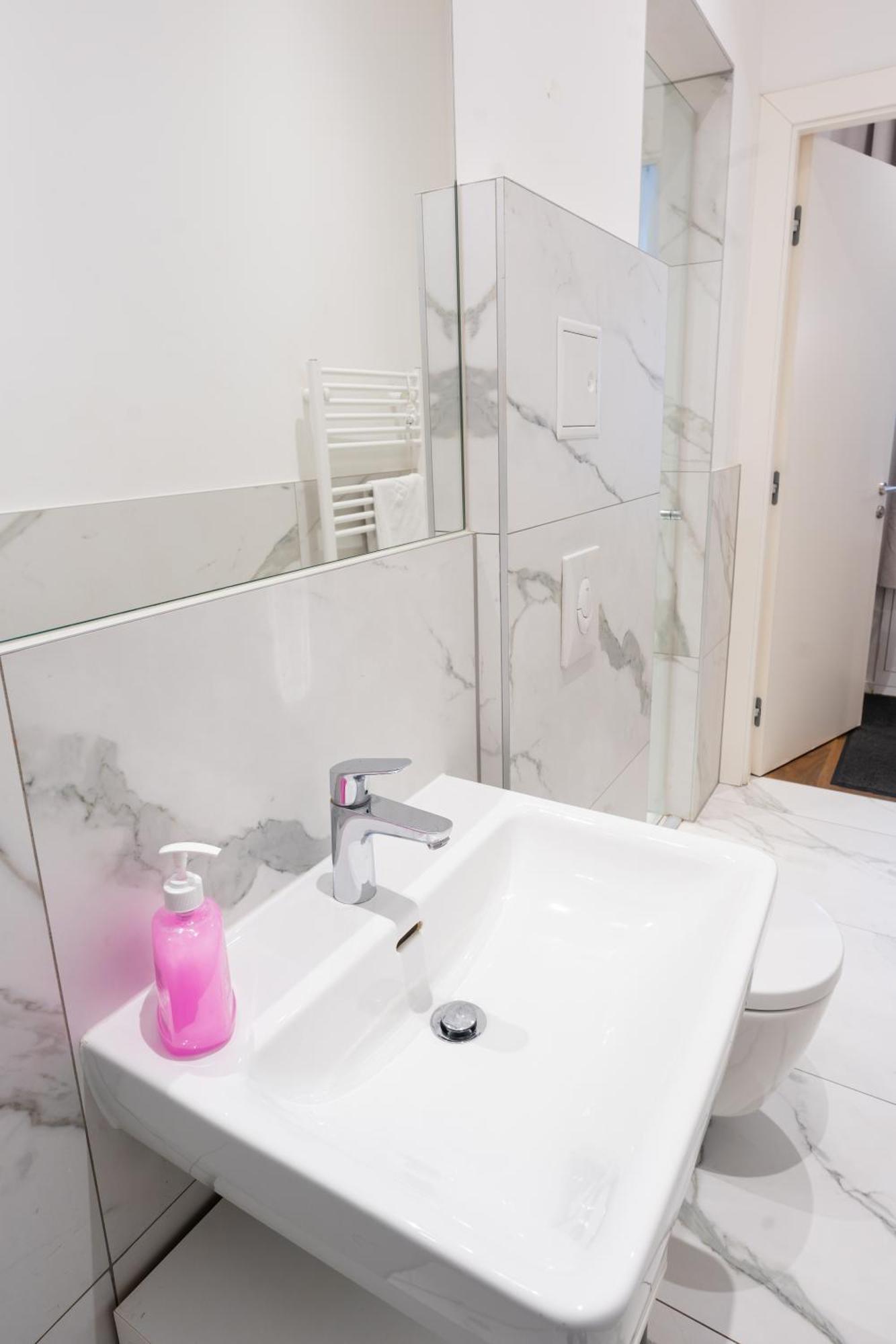 Apartment Living - Lerchenfeldergürtel Wien
