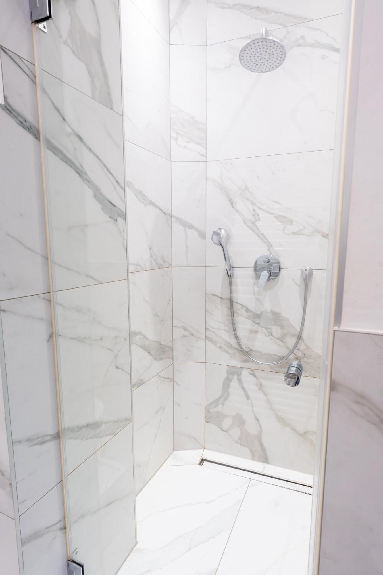 - Metro 1160 Appartement